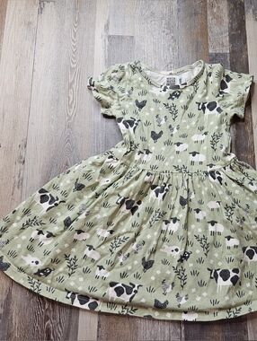 Winter Water Factory Girls Youth 4T Pale Green Dress Sheep Farm Animals